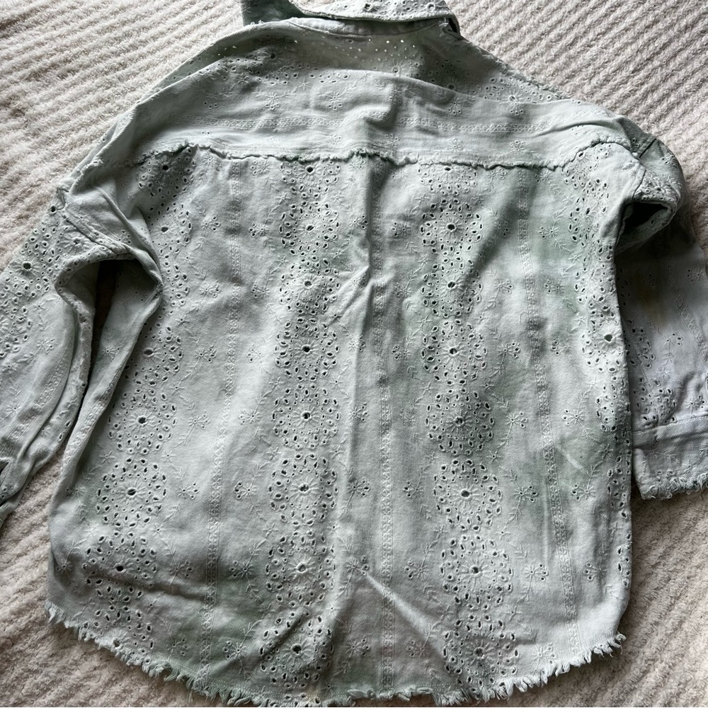 Adore Shacket - Picture 4 of 4